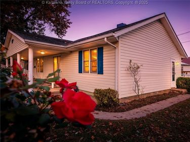 113 Kanawha Avenue, Nitro, WV 25143