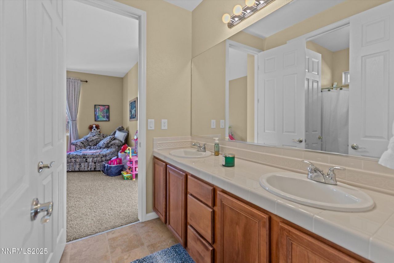 10900 Serratina Drive, Reno, NV 89521 Photo