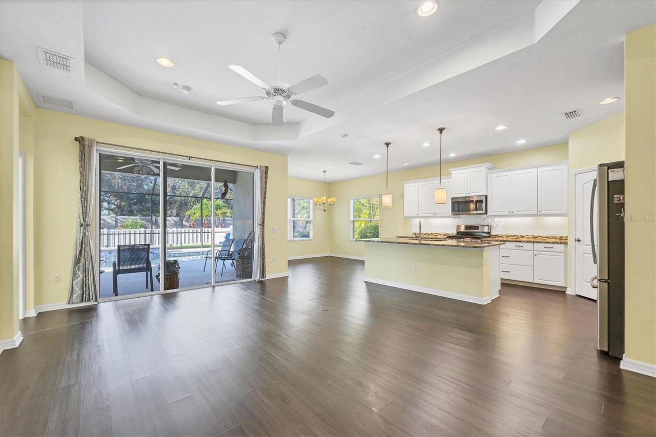 7040 White Willow Court, Sarasota, FL 34243 Photo