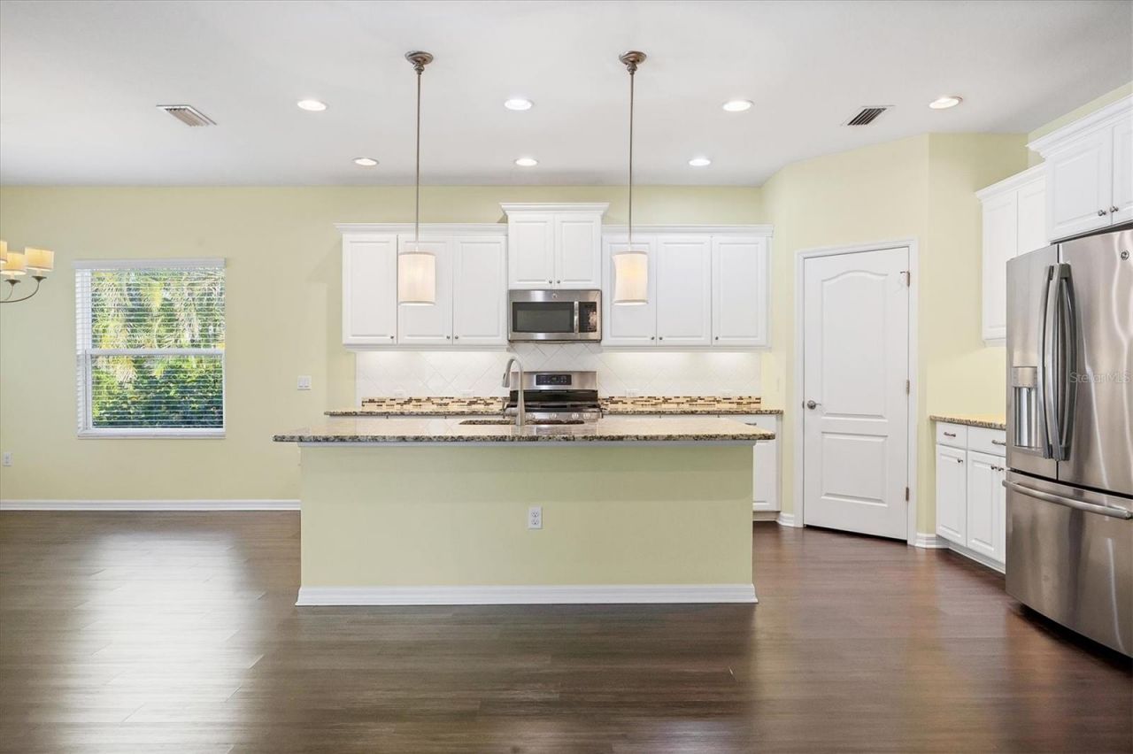 7040 White Willow Court, Sarasota, FL 34243 Photo