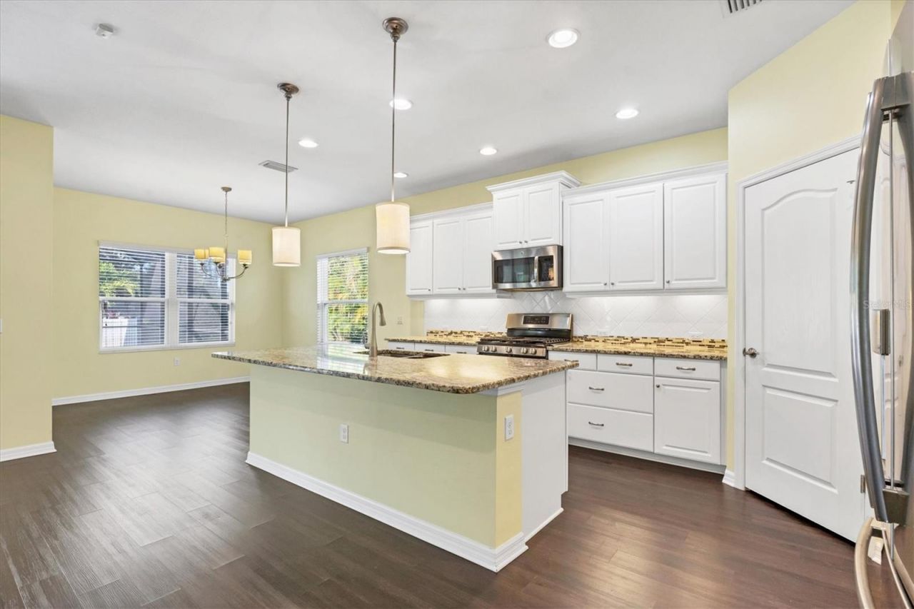 7040 White Willow Court, Sarasota, FL 34243 Photo