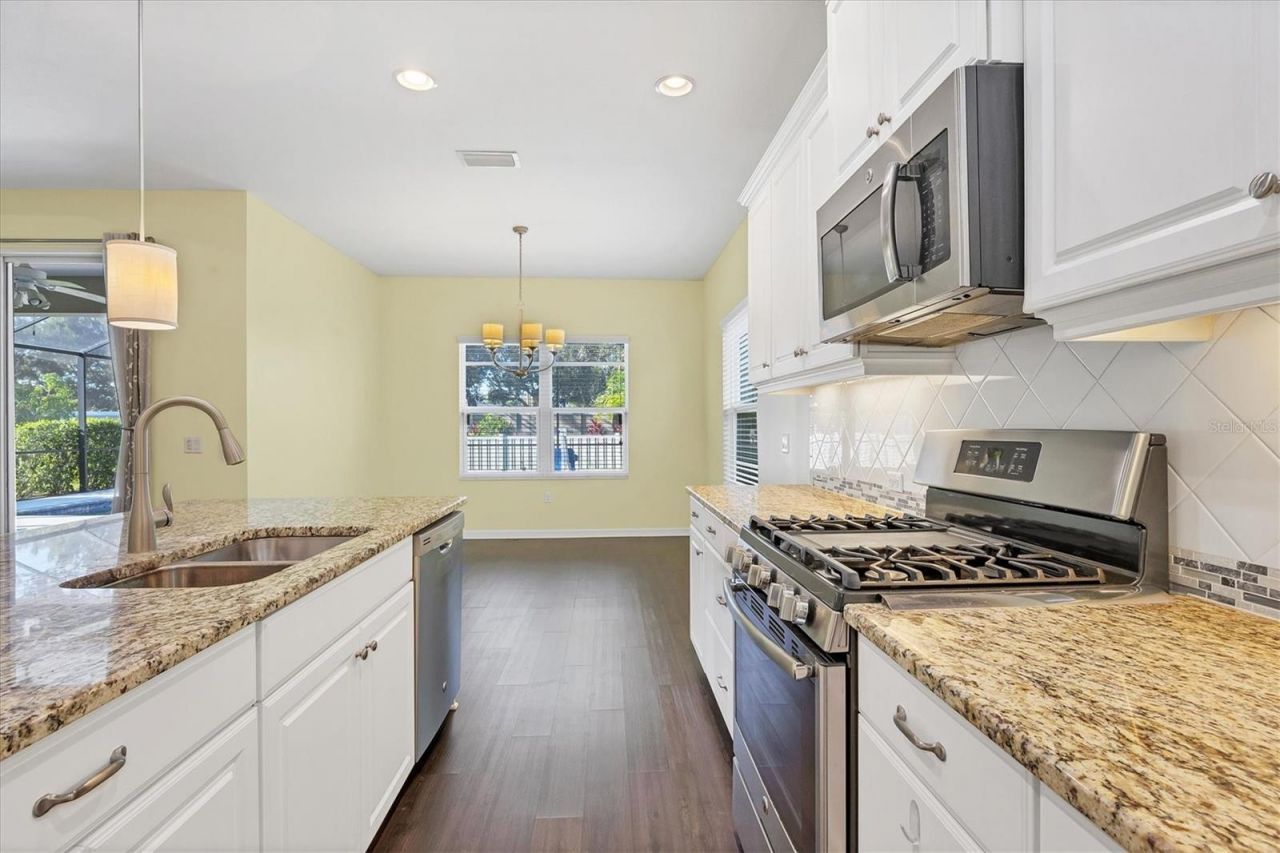 7040 White Willow Court, Sarasota, FL 34243 Photo