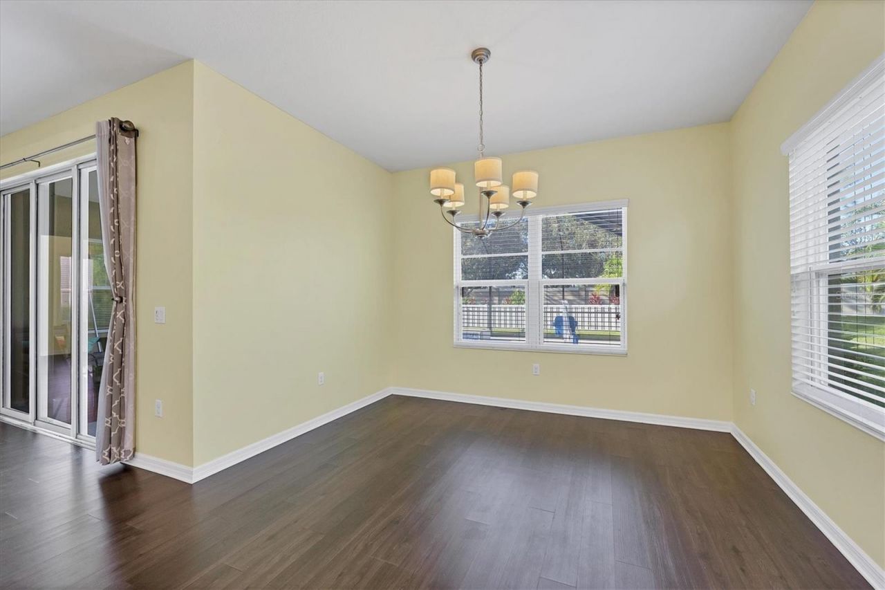 7040 White Willow Court, Sarasota, FL 34243 Photo