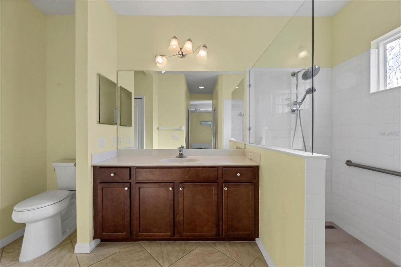 7040 White Willow Court, Sarasota, FL 34243 Photo