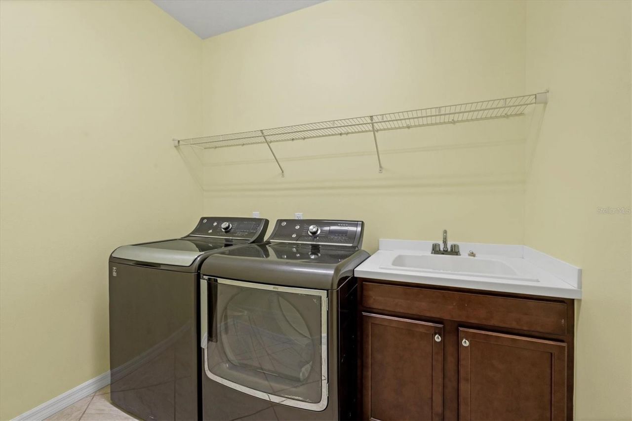 7040 White Willow Court, Sarasota, FL 34243 Photo