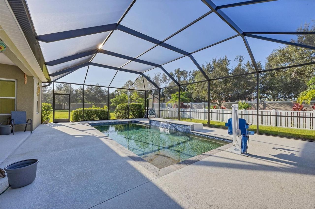 7040 White Willow Court, Sarasota, FL 34243 Photo