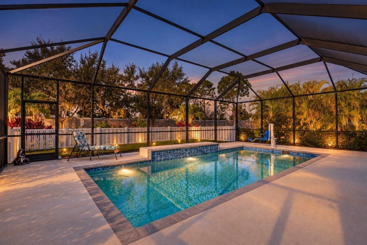 7040 White Willow Court, Sarasota, FL 34243 Photo