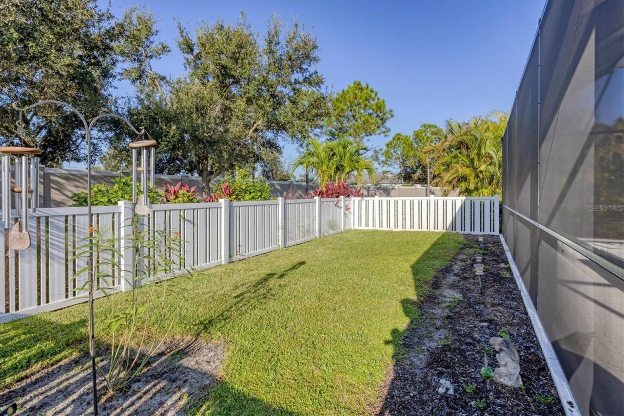 7040 White Willow Court, Sarasota, FL 34243 Photo