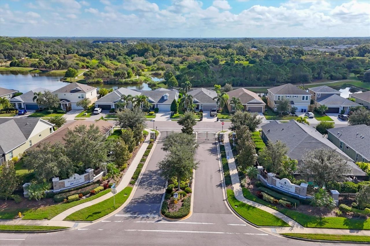 7040 White Willow Court, Sarasota, FL 34243 Photo