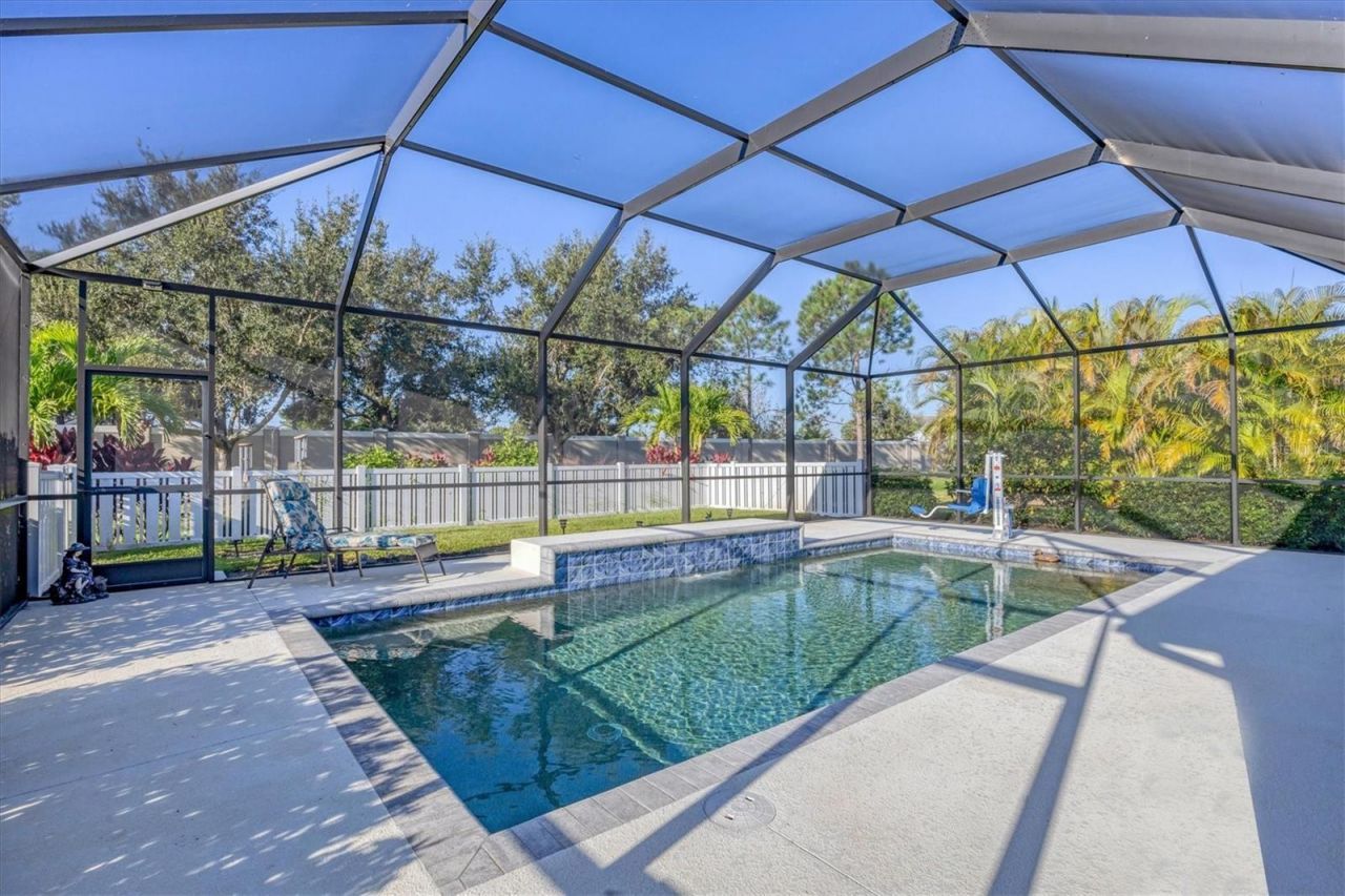 7040 White Willow Court, Sarasota, FL 34243 Photo