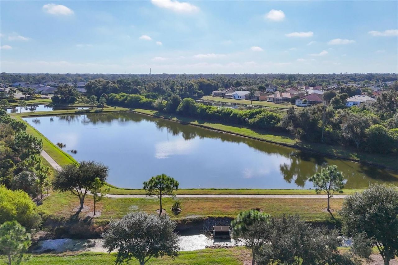 7040 White Willow Court, Sarasota, FL 34243 Photo