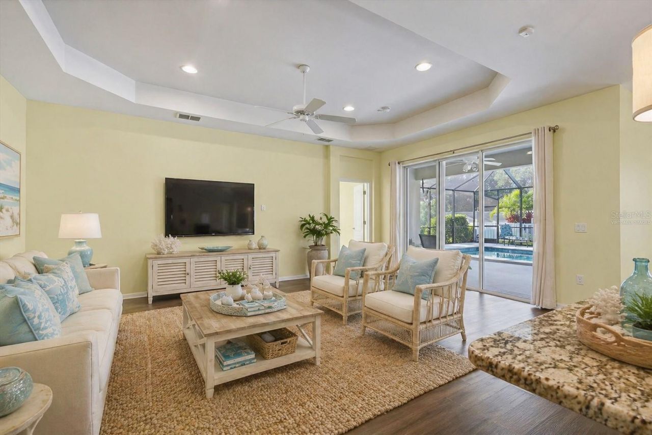 7040 White Willow Court, Sarasota, FL 34243 Photo