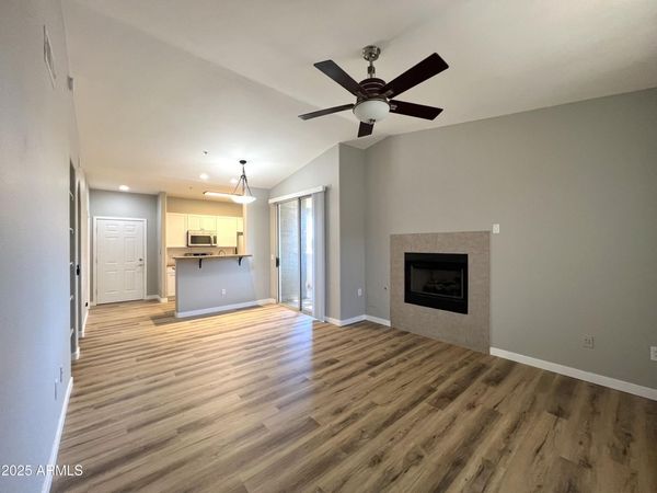 2929 W Yorkshire Drive, Unit 2013, Phoenix, AZ 85027