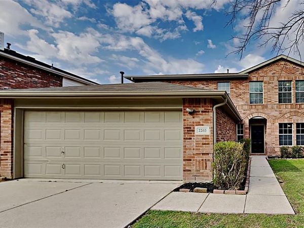 2203 Wagon Wheel Trail, Corinth, TX 76208