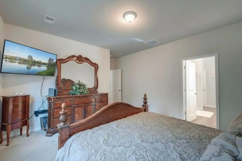 707 Butter Road Photo 14