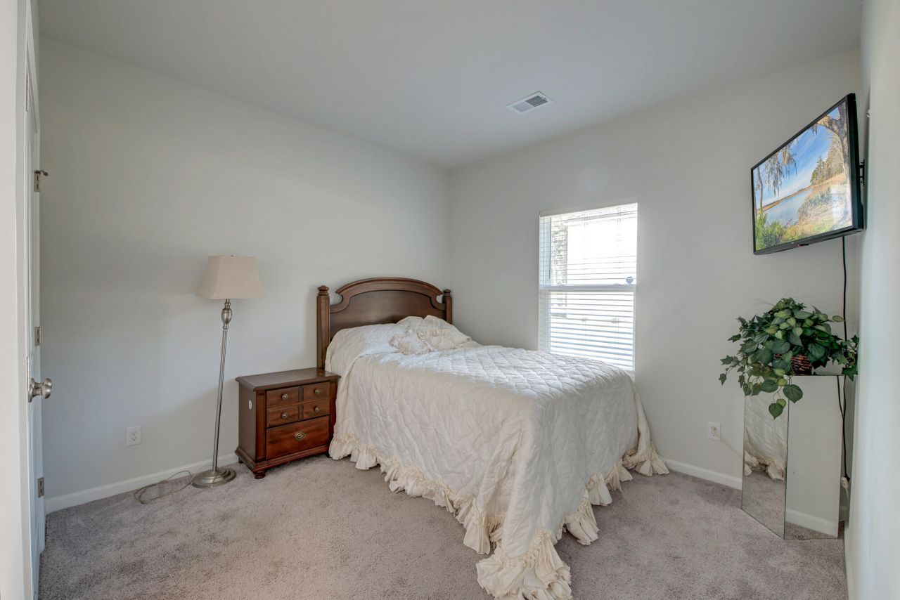 707 Butter Road Photo 17