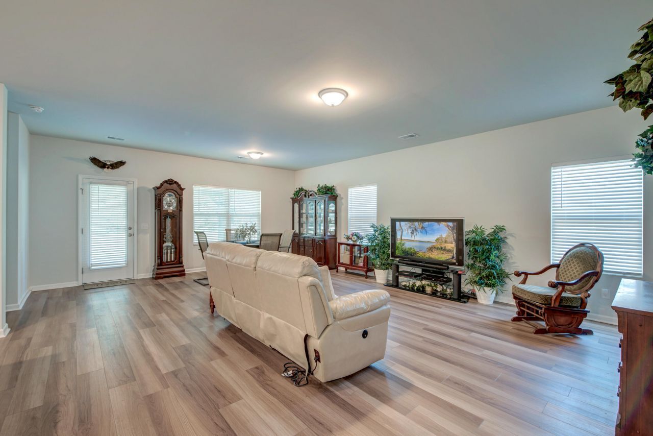 707 Butter Road Photo 30