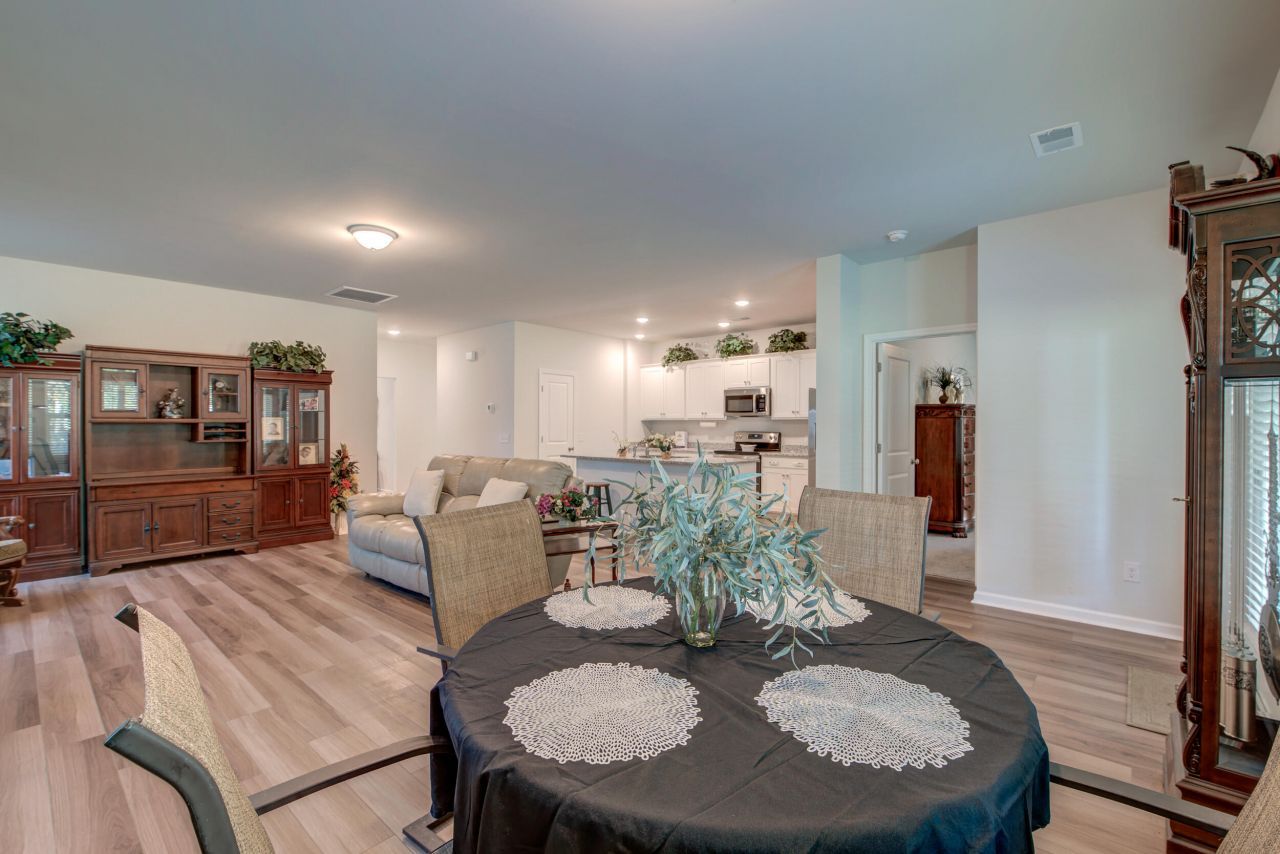 707 Butter Road Photo 32