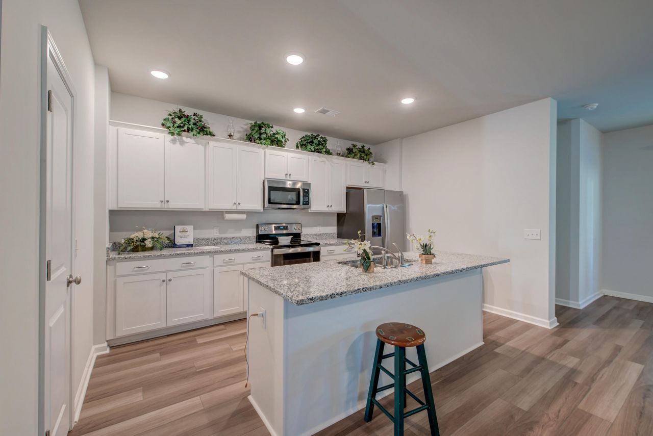 707 Butter Road Photo 33