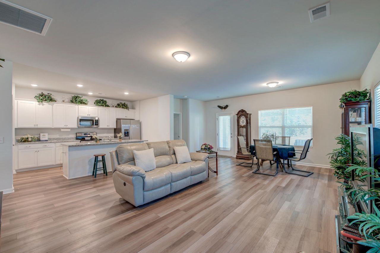 707 Butter Road Photo 4