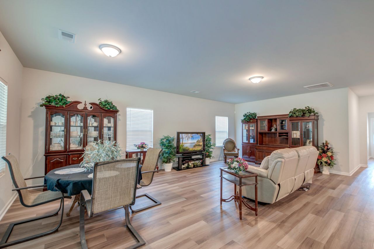 707 Butter Road Photo 5