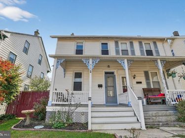 512 W 2ND AVENUE, PARKESBURG, PA 19365