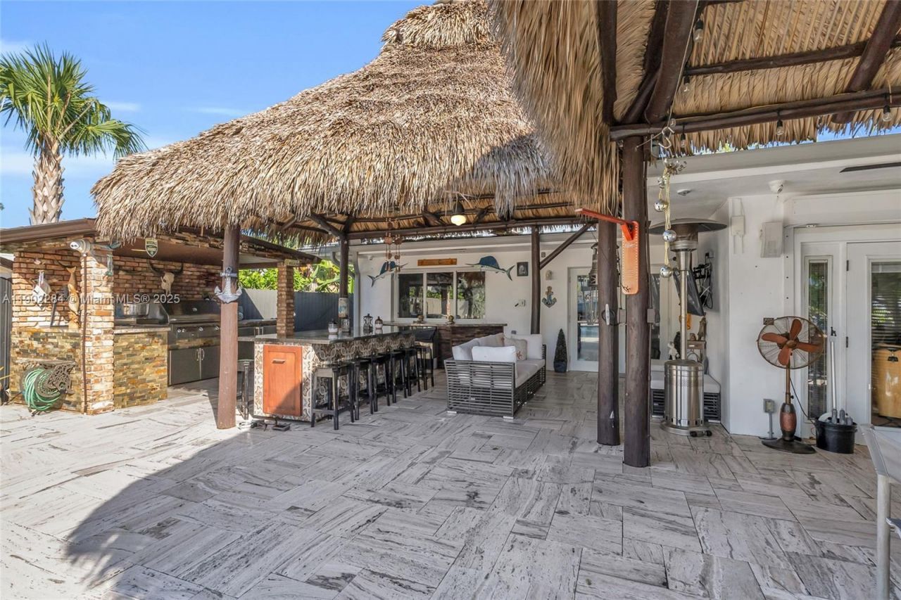 2108 NE 124th St, North Miami, FL 33181 Photo