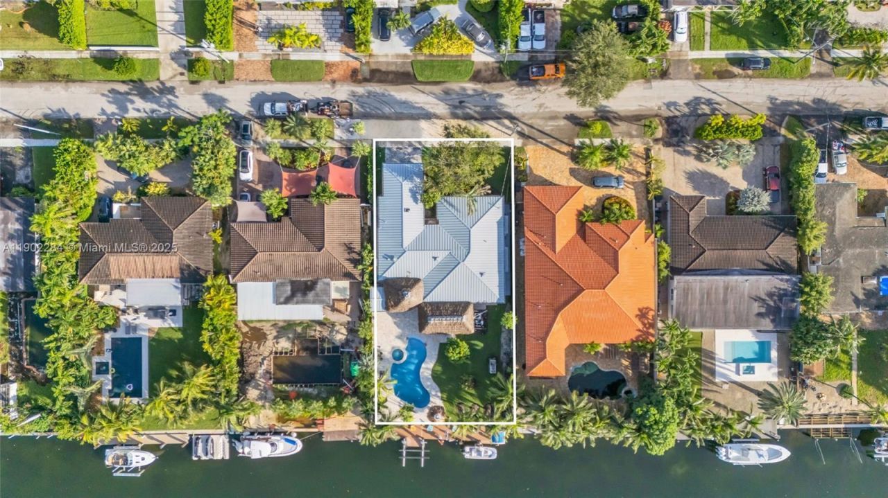 2108 NE 124th St, North Miami, FL 33181 Photo