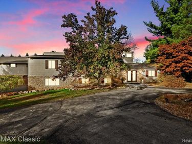 2345 E Commerce Road, Milford Twp, MI 48381