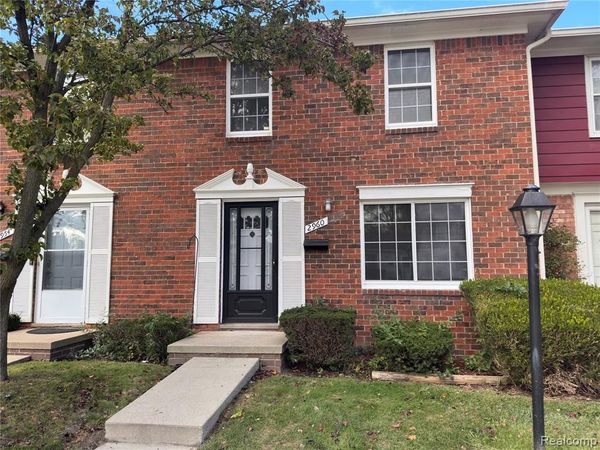 2960 Seaton Circuit Circle N, Warren, MI 48091