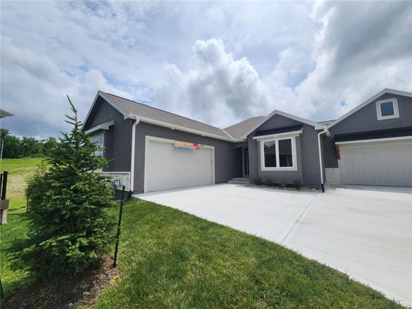 11546 S Olathe View Road, Olathe, KS 66061
