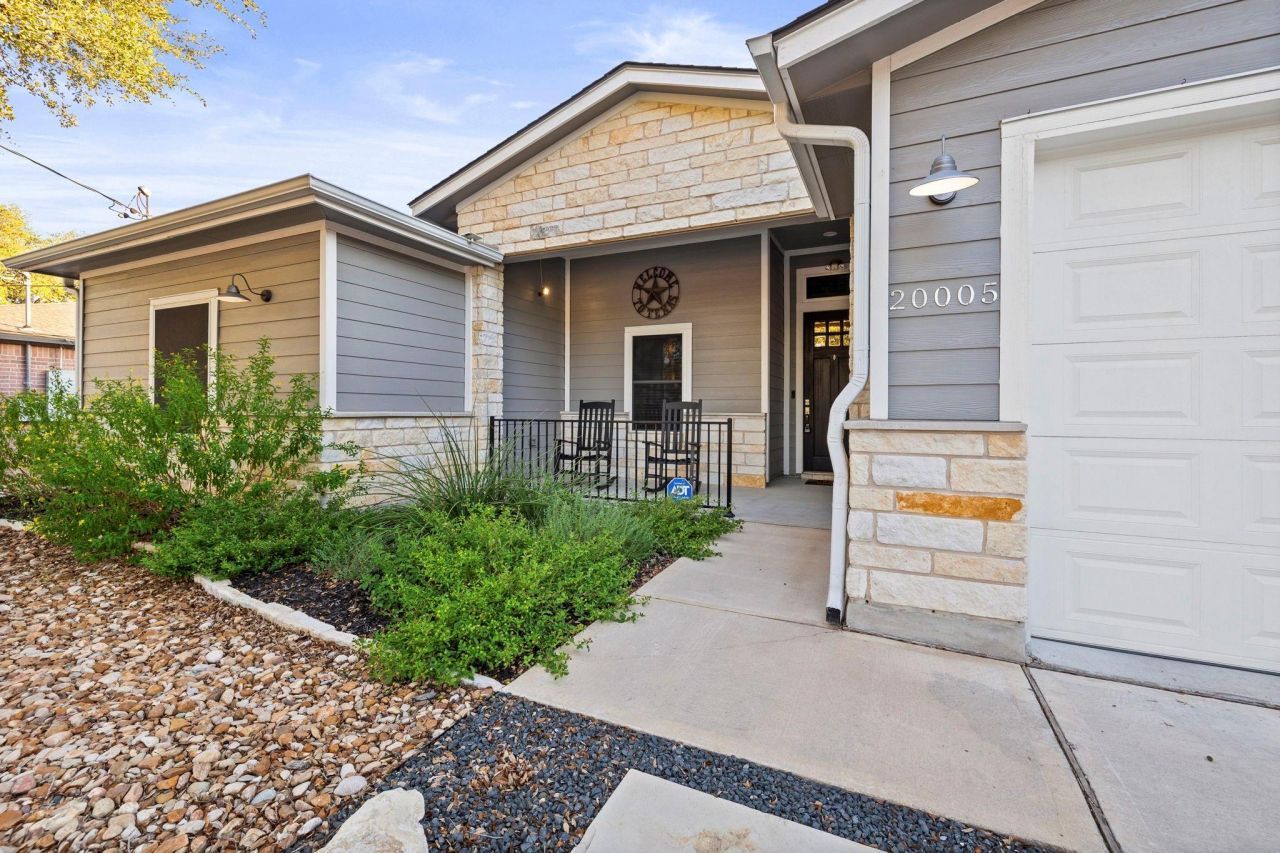 20005 Lincoln Cv, Lago Vista, TX 78645 Main Photo
