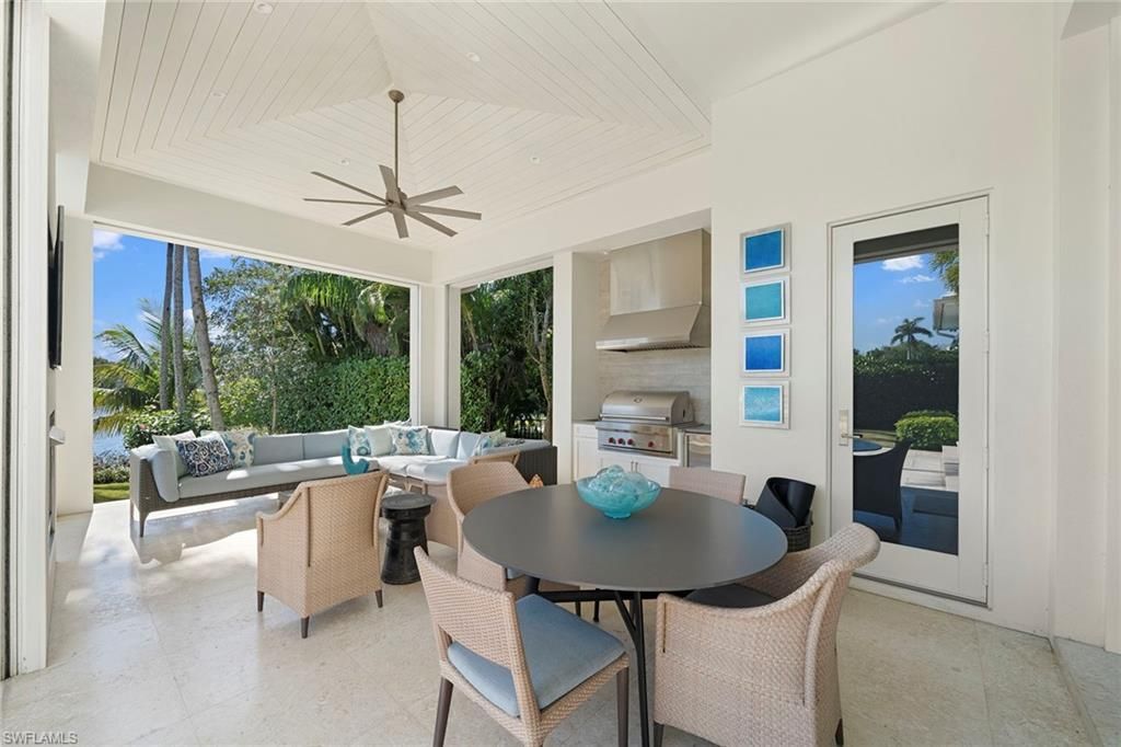 575 Palm Cir E, Naples, FL 34102 Photo