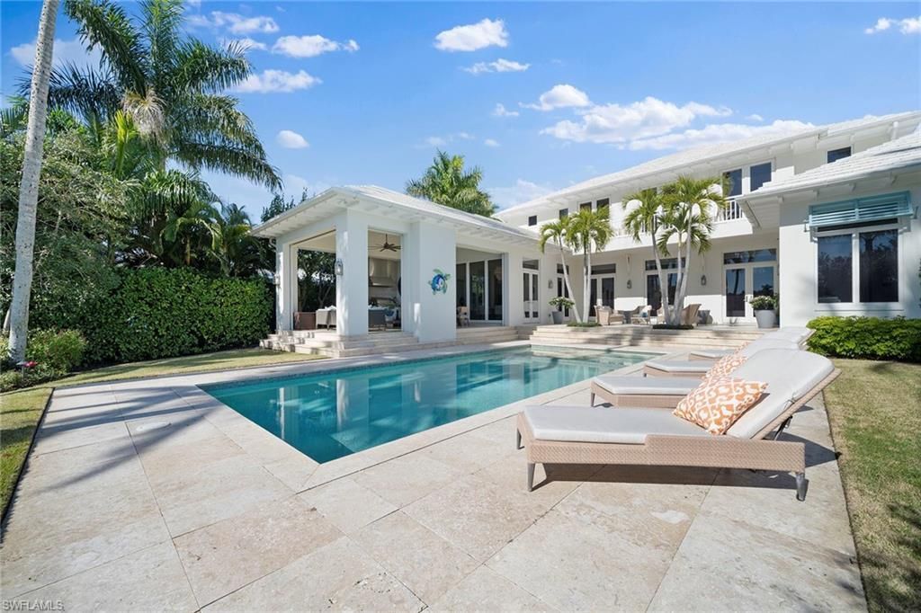 575 Palm Cir E, Naples, FL 34102 Photo