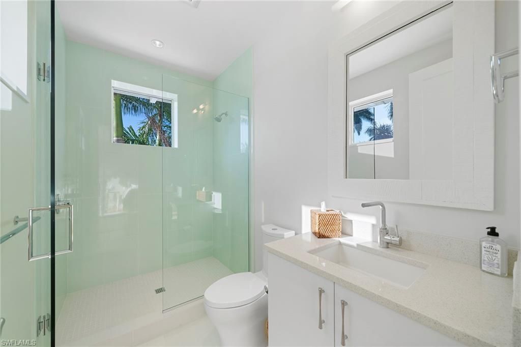 575 Palm Cir E, Naples, FL 34102 Photo