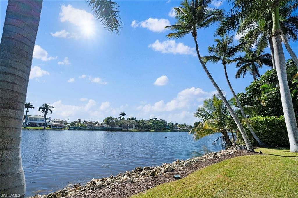 575 Palm Cir E, Naples, FL 34102 Photo