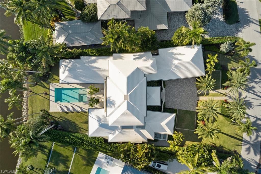 575 Palm Cir E, Naples, FL 34102 Photo