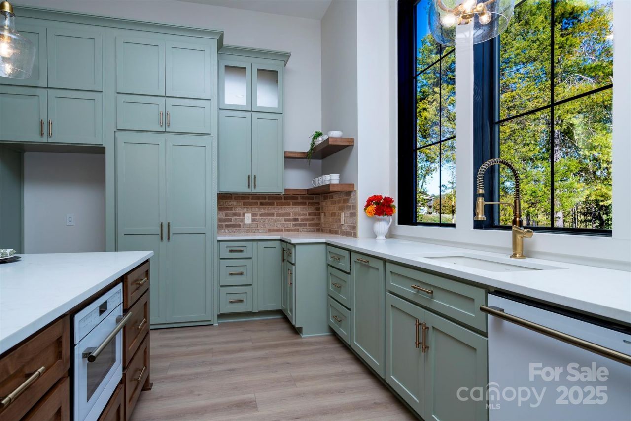 260 Broken Arrow Drive, Statesville, NC 28677 Main Photo