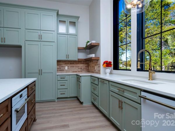 260 Broken Arrow Drive, Statesville, NC 28677