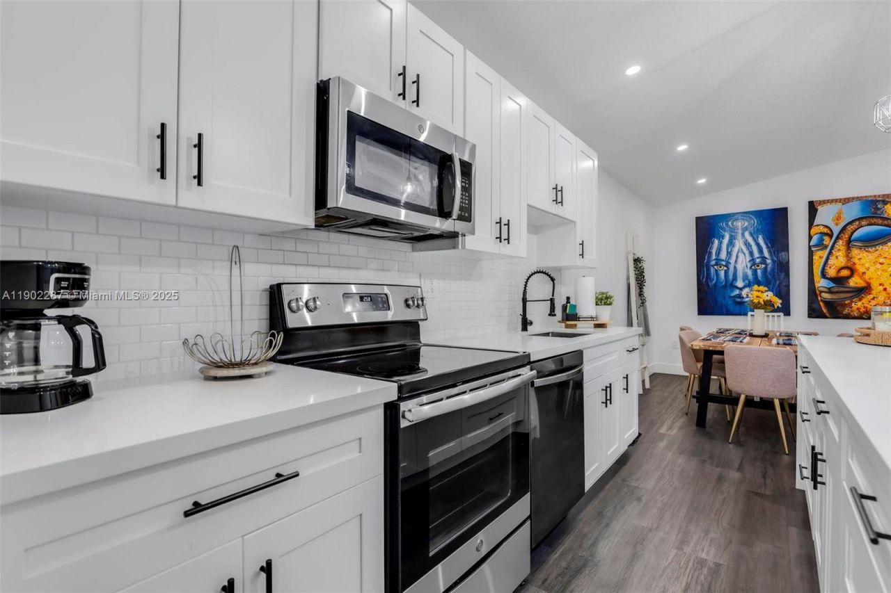 9174 NW 114th Ter, Hialeah Gardens, FL 33018 Photo