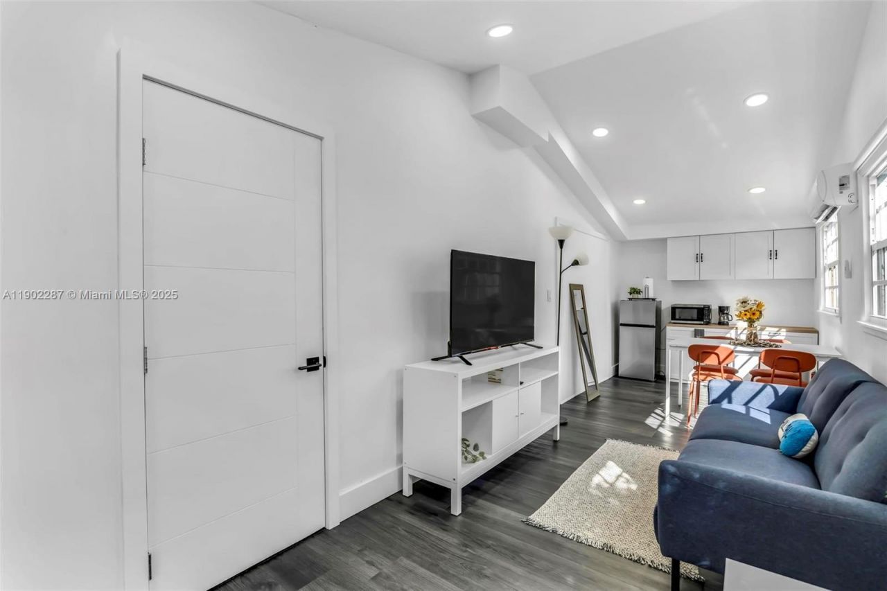 9174 NW 114th Ter, Hialeah Gardens, FL 33018 Photo