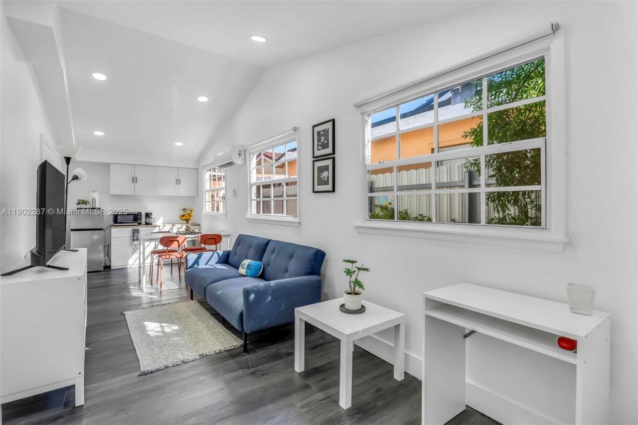 9174 NW 114th Ter, Hialeah Gardens, FL 33018 Photo