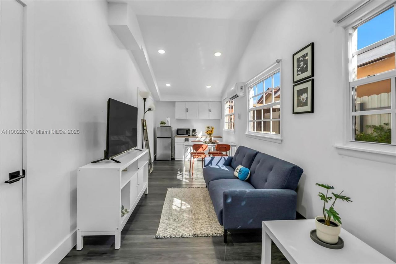 9174 NW 114th Ter, Hialeah Gardens, FL 33018 Photo