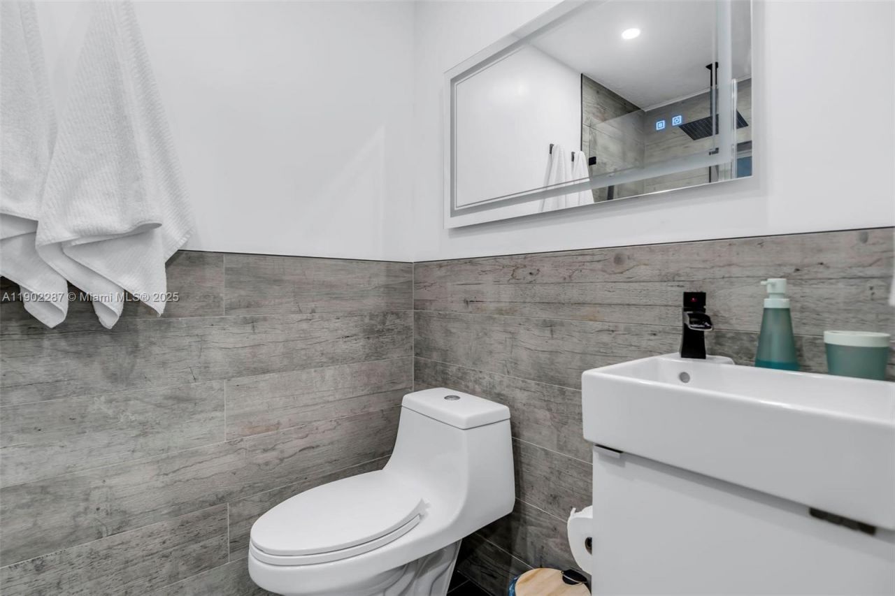 9174 NW 114th Ter, Hialeah Gardens, FL 33018 Photo