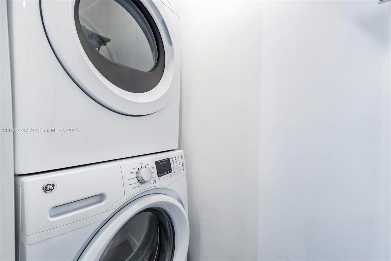 9174 NW 114th Ter, Hialeah Gardens, FL 33018 Photo