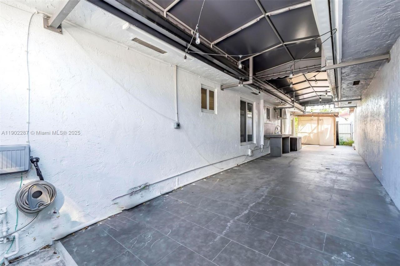 9174 NW 114th Ter, Hialeah Gardens, FL 33018 Photo