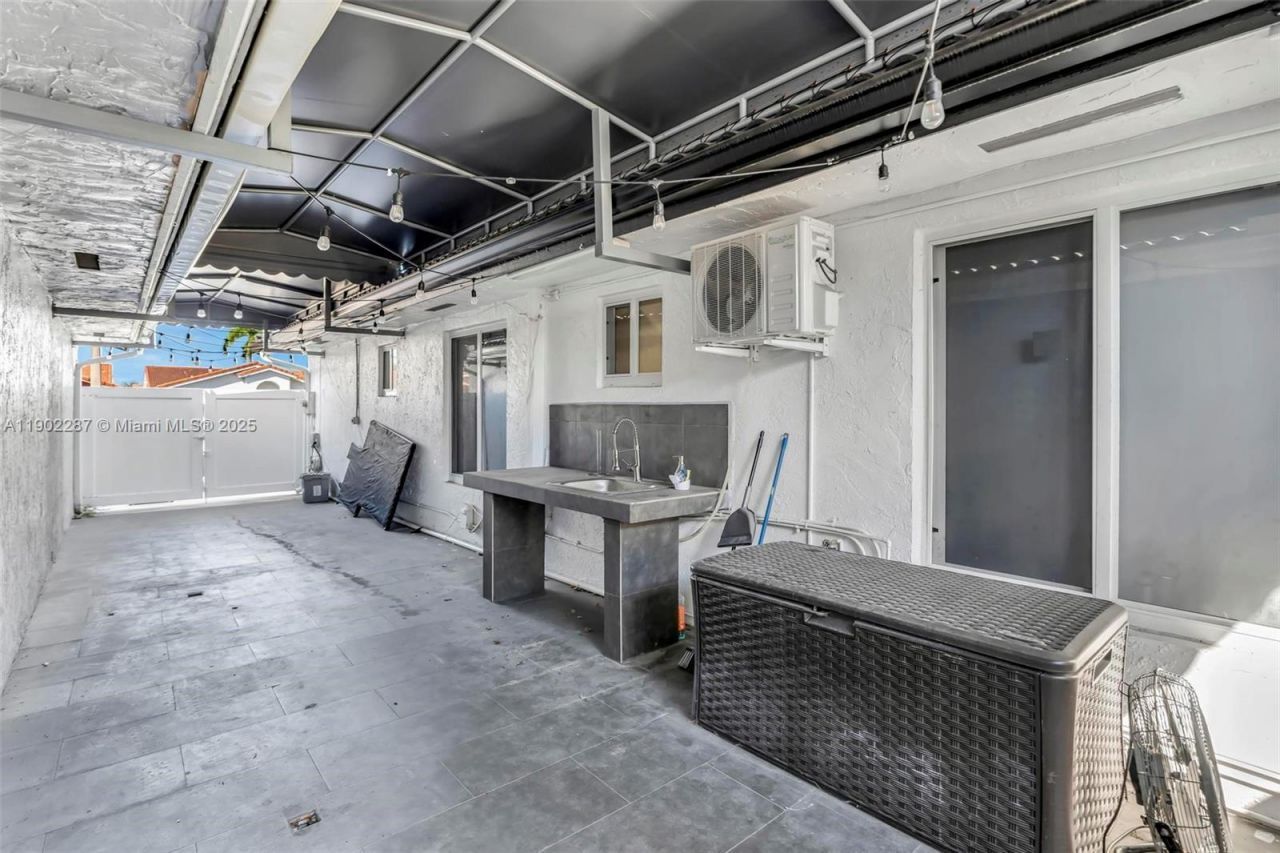 9174 NW 114th Ter, Hialeah Gardens, FL 33018 Photo