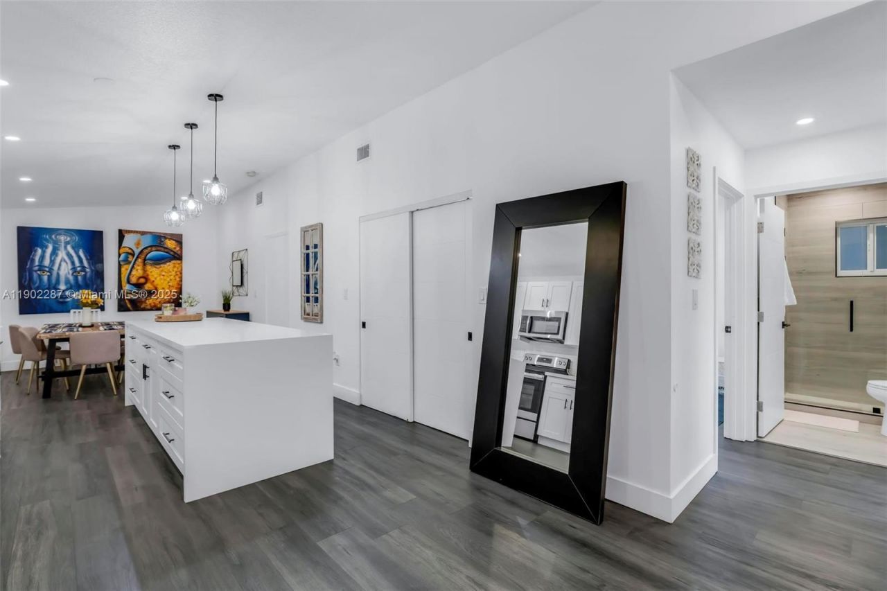 9174 NW 114th Ter, Hialeah Gardens, FL 33018 Photo