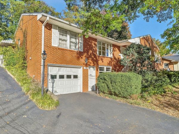 4566 Oakland BLVD NW, Roanoke, VA 24012