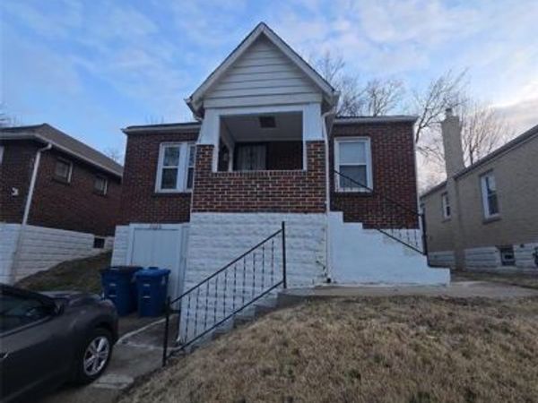 4608 June Avenue, St Louis, MO 63121